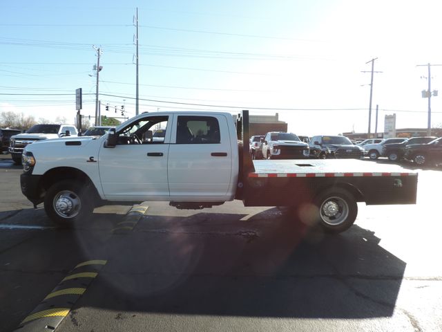 2023 RAM 3500 Crew Cab Tradesman Flatbed DRW 4WD
