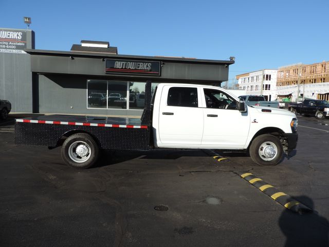 2023 RAM 3500 Crew Cab Tradesman Flatbed DRW 4WD