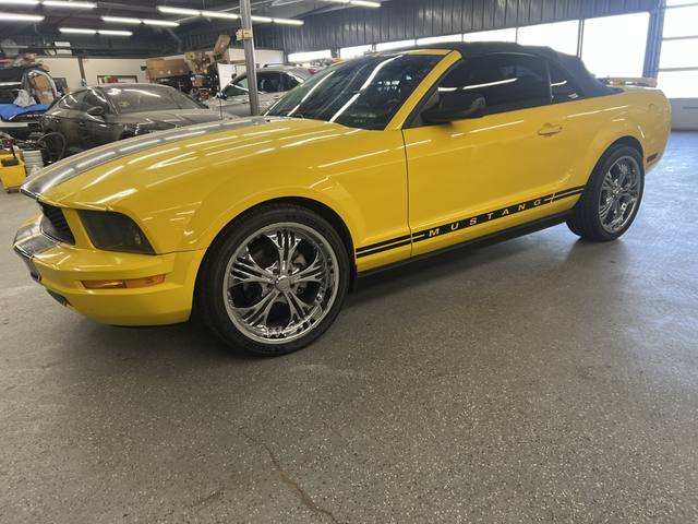2005 Ford Mustang V6 Premium Convertible
