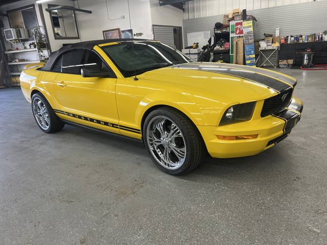 2005 Ford Mustang V6 Premium Convertible