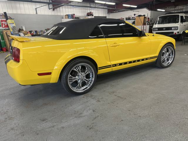 2005 Ford Mustang V6 Premium Convertible