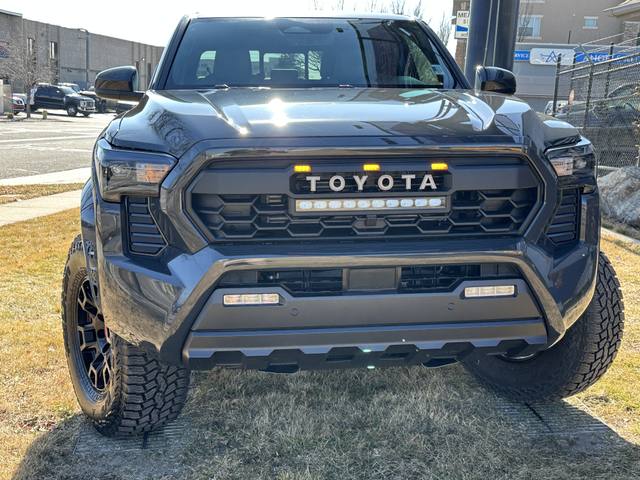 2025 Toyota Tacoma SR5 4WD