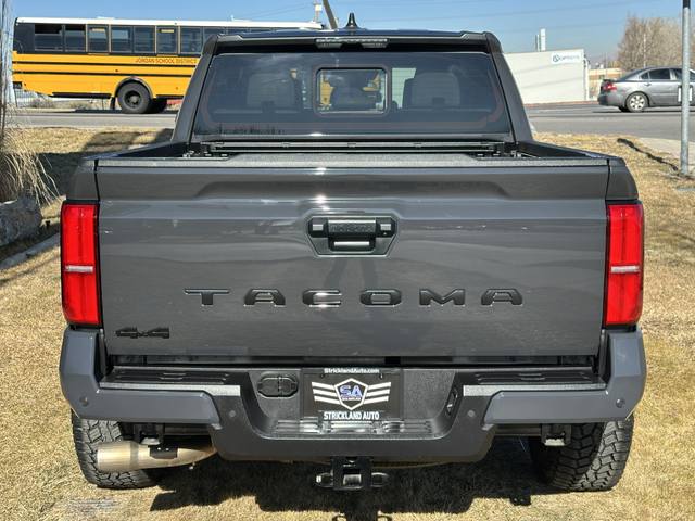 2025 Toyota Tacoma SR5 4WD