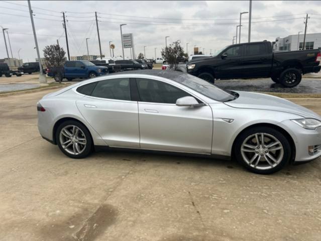 2014 Tesla Model S Base- New Battery!