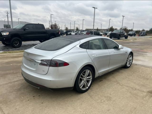 2014 Tesla Model S Base- New Battery!
