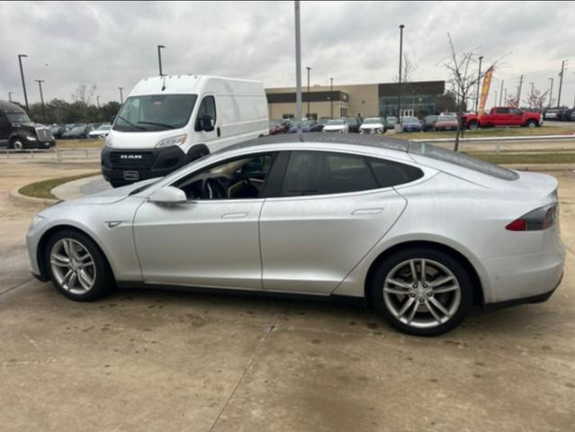 2014 Tesla Model S Base- New Battery!