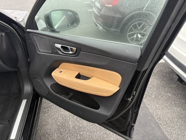 2022 Volvo XC60 B6 Inscription AWD