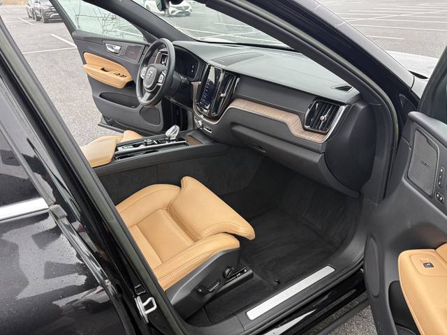 2022 Volvo XC60 B6 Inscription AWD
