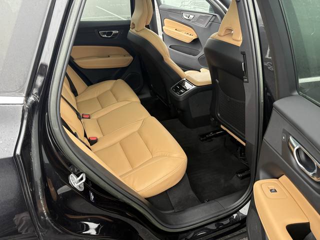 2022 Volvo XC60 B6 Inscription AWD
