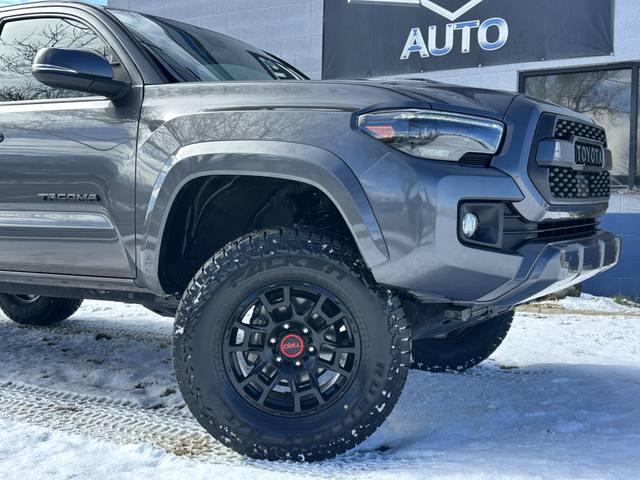 2018 Toyota Tacoma TRD Sport  Access Cab 4WD
