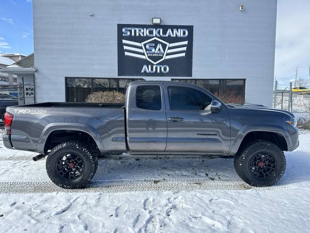 2018 Toyota Tacoma TRD Sport  Access Cab 4WD