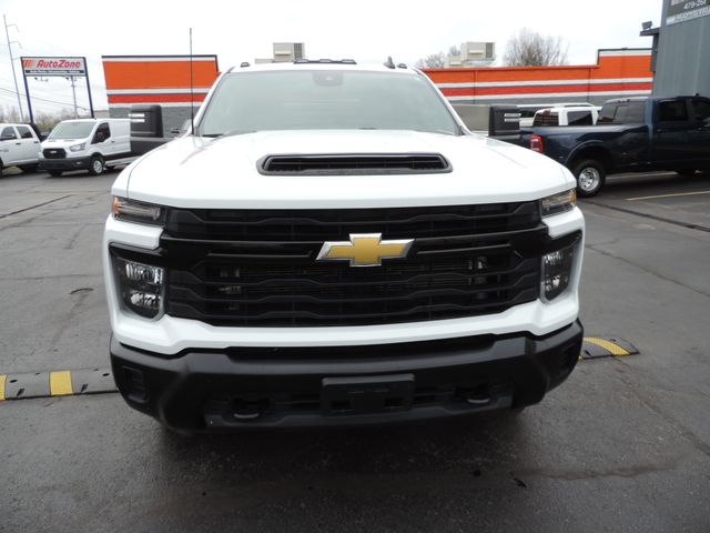 2024 Chevrolet Silverado 3500HD Crew Cab W/T Flatbed DRW 4WD