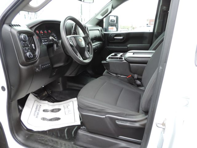 2024 Chevrolet Silverado 3500HD Crew Cab W/T Flatbed DRW 4WD