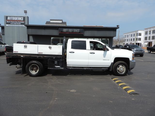 2019 Chevrolet Silverado 3500HD Crew Cab W/T Flatbed DRW 4WD