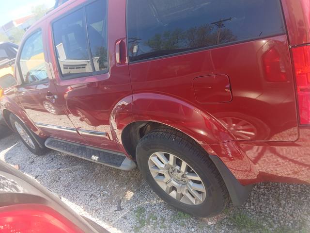 2010 Nissan Pathfinder SE 4WD