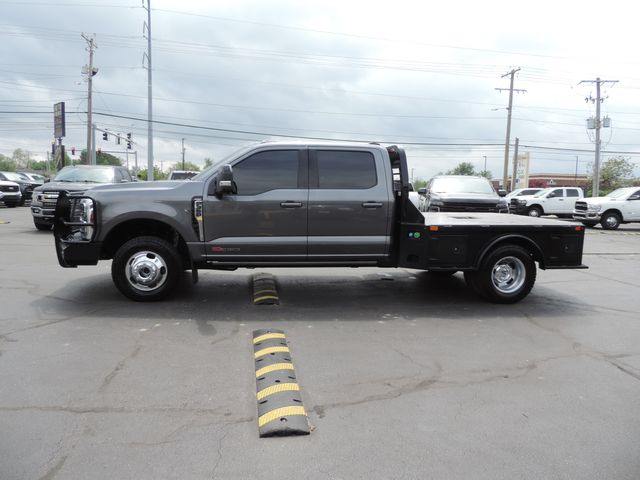 2025 Ford F-350 SD Crew Cab Lariat Flatbed DRW 4WD