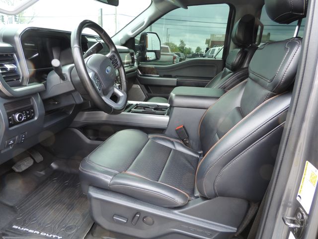 2025 Ford F-350 SD Crew Cab Lariat Flatbed DRW 4WD
