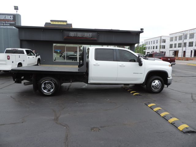 2022 Chevrolet Silverado 3500HD Crew Cab LT Flatbed DRW 4WD