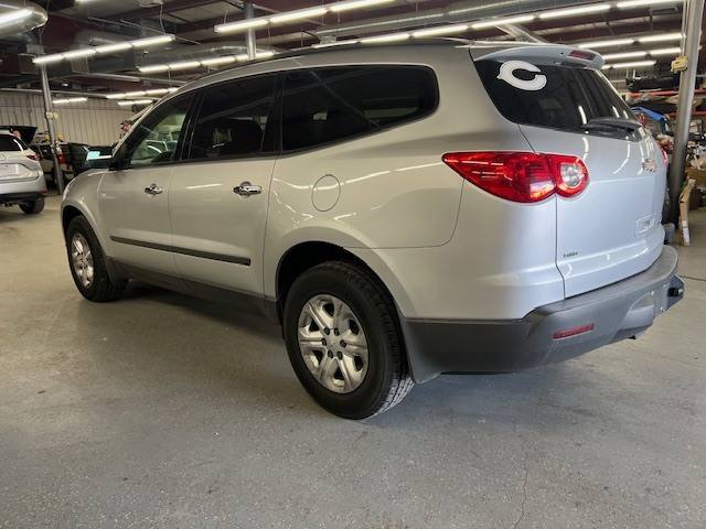 2011 Chevrolet Traverse LS AWD 