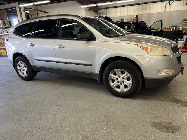 2011 Chevrolet Traverse LS AWD 