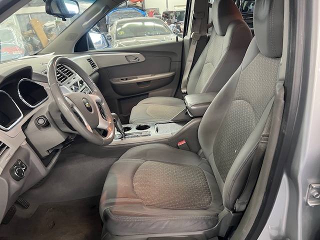 2011 Chevrolet Traverse LS AWD 