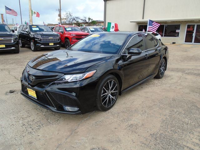 2022 Toyota Camry SE Nightshade Edition