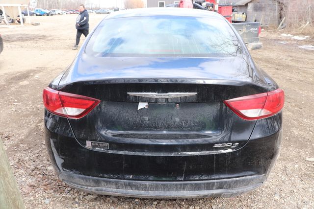 2015 Chrysler 200 LX