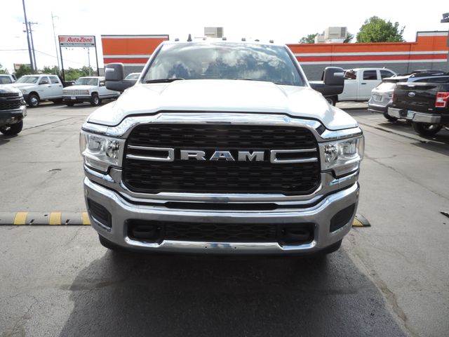 2024 RAM 3500 Crew Cab SLT Flatbed DRW 4WD
