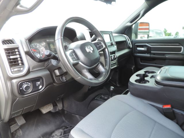 2024 RAM 3500 Crew Cab SLT Flatbed DRW 4WD