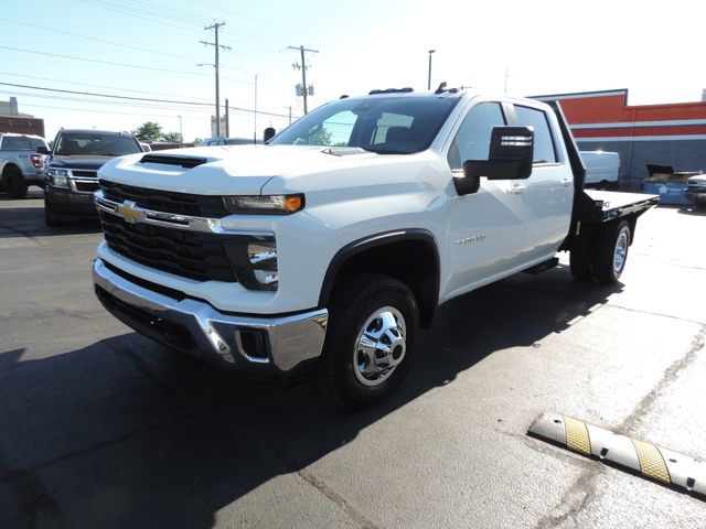 2024 Chevrolet Silverado 3500HD Crew Cab LT Flatbed DRW 4WD
