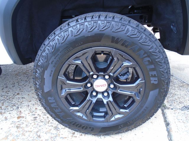 2024 GMC Canyon Elevation Crew Cab 4WD