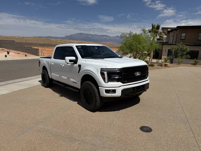 2025 Ford F-150 Lariat SuperCrew 4WD