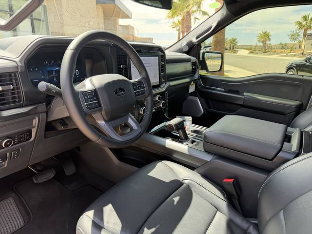 2025 Ford F-150 Lariat SuperCrew 4WD