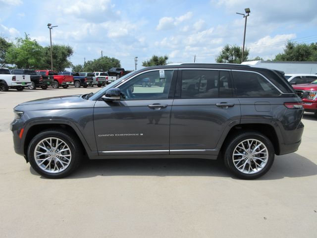 2022 Jeep Grand Cherokee Summit