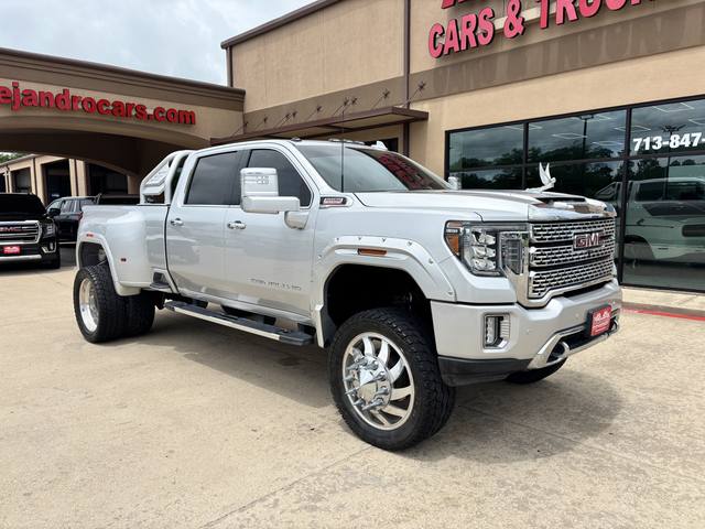 2020 GMC Sierra 3500HD Denali Crew Cab Dually 4WD