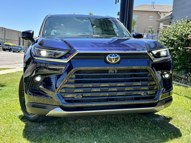 2025 Toyota Grand Highlander Hybrid MAX Limited AWD