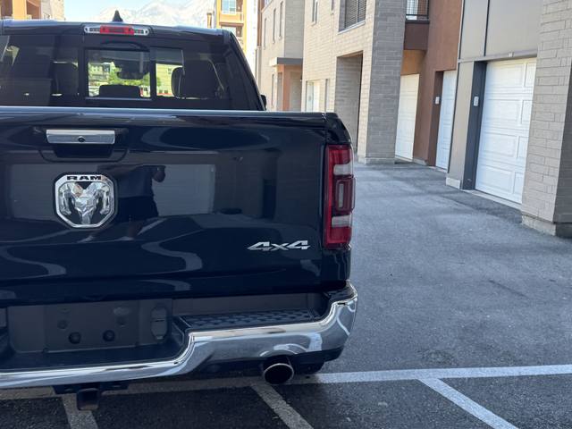 2022 RAM 1500 Laramie Crew Cab SWB 4WD
