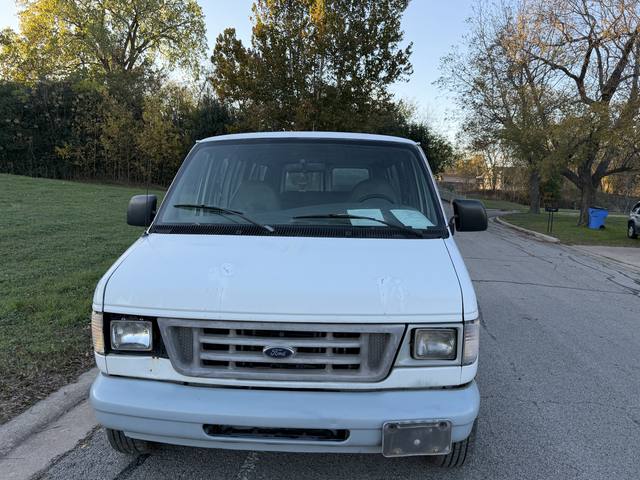 2000 Ford Econoline Wagon E-150 XLT
