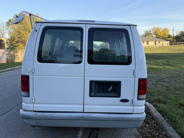2000 Ford Econoline Wagon E-150 XLT