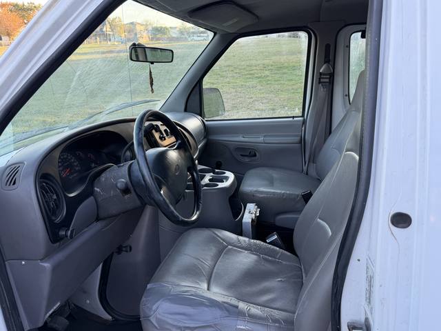 2000 Ford Econoline Wagon E-150 XLT