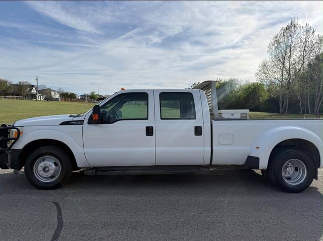 2015 Ford F-350 SD XLT Crew Cab Long Bed DRW 2WD