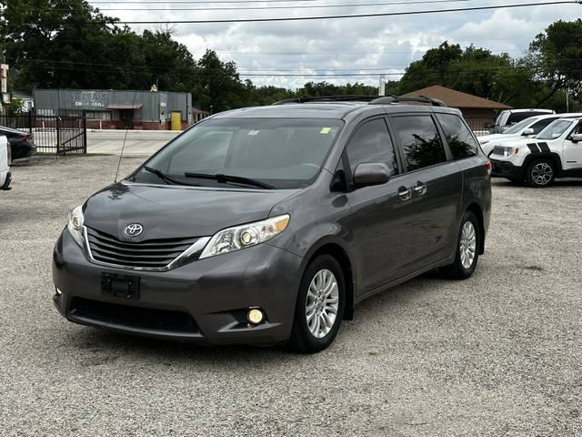 2013 Toyota Sienna XLE FWD 8-Passenger V6