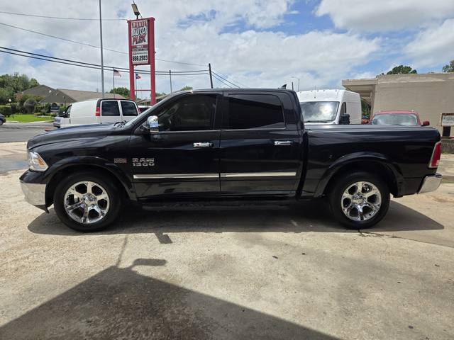 2018 RAM 1500 Laramie Crew Cab SWB 2WD