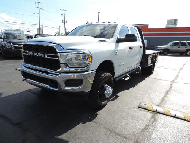 2019 RAM 3500 Crew Cab Tradesman Flatbed DRW 4WD