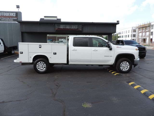 2022 Chevrolet Silverado 3500HD Crew Cab LT Utility Bed 4WD