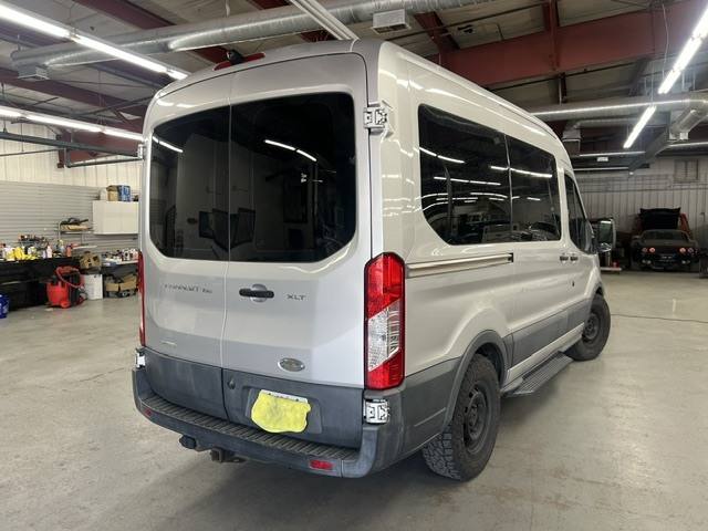 2015 Ford Transit 150 Wagon Med. Roof XLT w/Sliding Pass. 130-in. WB