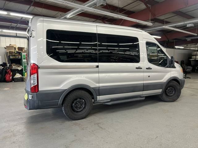 2015 Ford Transit 150 Wagon Med. Roof XLT w/Sliding Pass. 130-in. WB