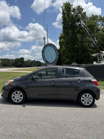 2013 Toyota Yaris L 5-Door AT