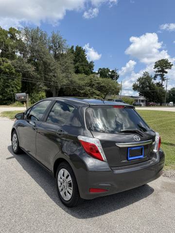 2013 Toyota Yaris L 5-Door AT
