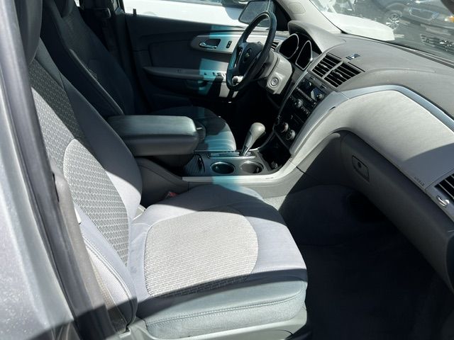 2011 Chevrolet Traverse LS AWD w/PDC